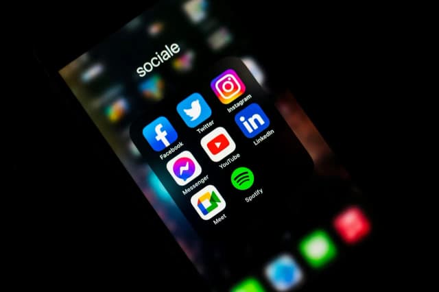 Jak złożyć życzenia na Facebooku, by były oryginalne i zapadły w pamięć Jak złożyć życzenia na Facebooku, by były oryginalne i zapadły w pamięć