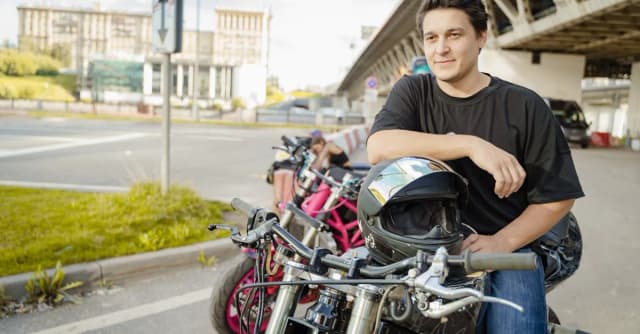 Kubek motocyklisty: Jaki wzór zachwyci fana jednośladów? Kubek motocyklisty: Jaki wzór zachwyci fana jednośladów?