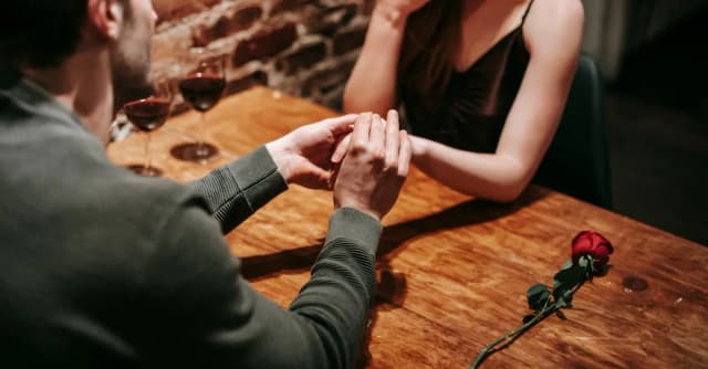 Kieliszki dla męża i żony: Jak uczcić miłość w oryginalny sposób? Kieliszki dla męża i żony: Jak uczcić miłość w oryginalny sposób?